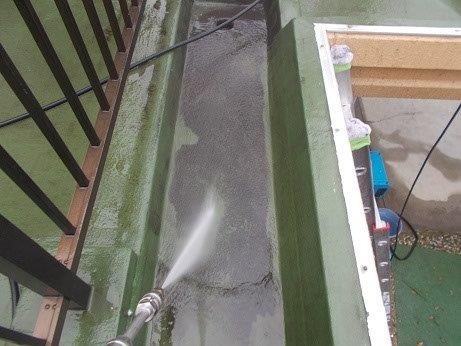 屋上防水高圧洗浄状況