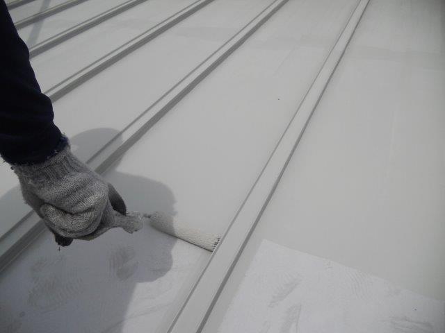 屋根塗装錆止め塗装状況