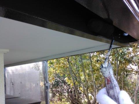 破風板塗装上塗り二層目塗装状況