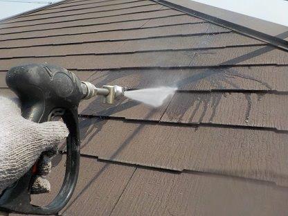 屋根塗装前高圧洗浄状況