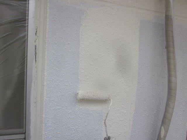 外壁ALC上塗り一層目塗装状況