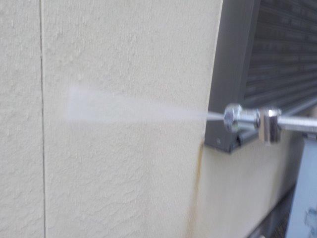 外壁サイデイング断熱塗料塗装前高圧洗浄状況