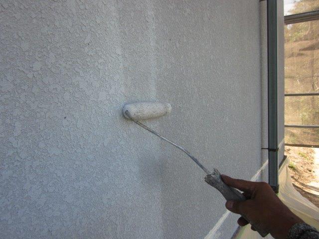 外壁ALCフッ素塗料塗装下塗り一層目塗装状況