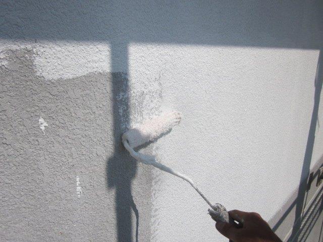 外壁ALC塗装フッ素塗料塗装下塗り二層目塗装状況