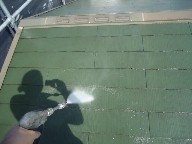 屋根塗装前高圧洗浄状況
