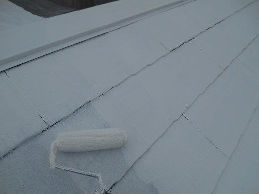屋根遮断熱塗料塗装主材二層目塗装状況