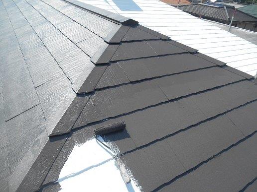 屋根遮断熱塗料塗装上塗り一層目塗装状況