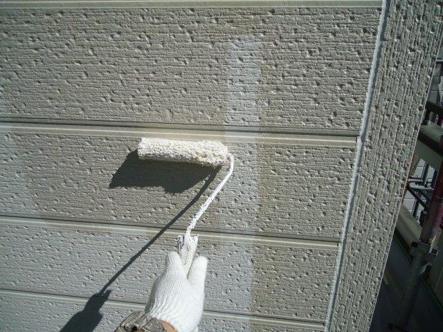 外壁サイデイング断熱塗料塗装下塗り塗装状況
