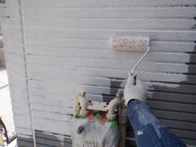 外壁サイディングフッ素塗料塗装下塗り塗装状況