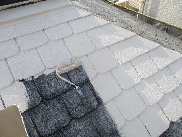 16・屋根カラーベストキルコ遮断熱塗料塗装主材1層目塗装状況