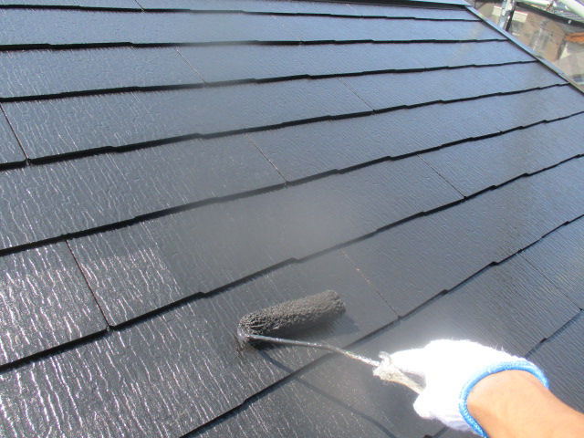 22:カラーベスト屋根フッ素塗料塗装上塗り塗装状況