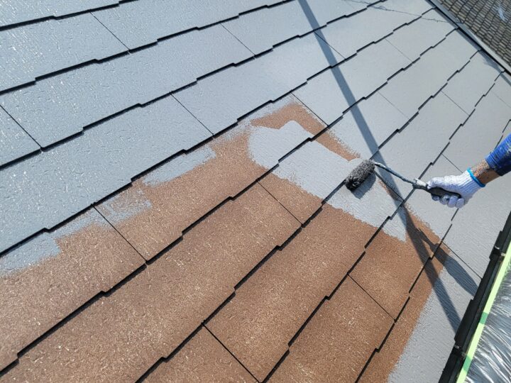 屋根中塗り塗装状況