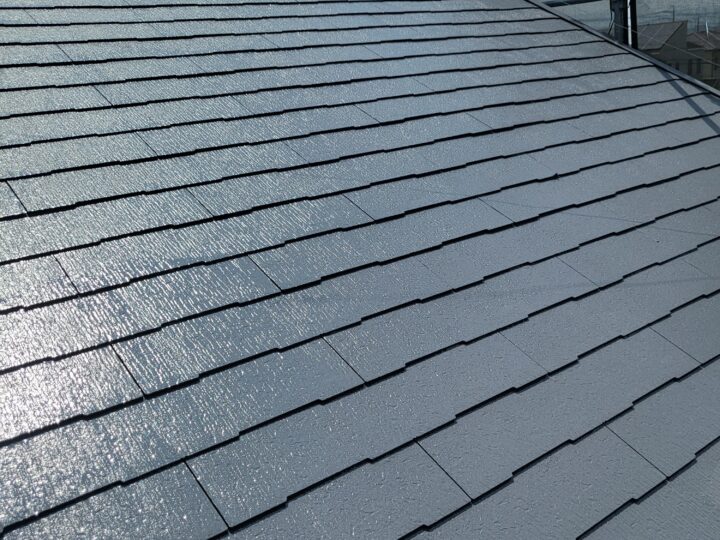 屋根中塗り塗装完了