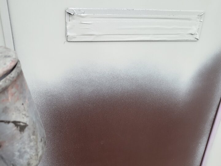 玄関扉下塗り塗装