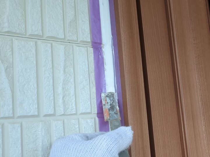 サッシ廻りコーキング打ち増し