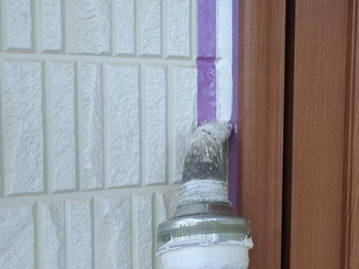 サッシ廻りコーキング打設